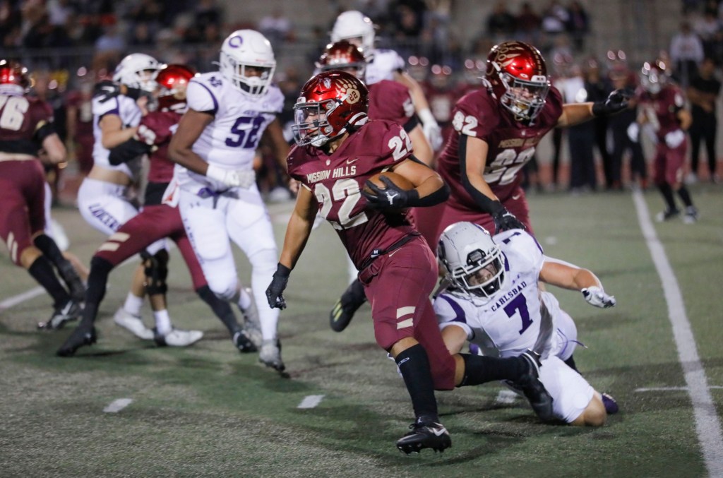 As he waits to make college choice, Carlsbad football standout Colton Thomas relishes one final high school game – San Diego Union-Tribune