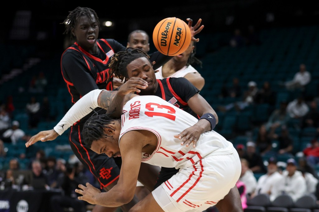 Freshly ranked, No. 24 Aztecs get different sort of challenge at high-octane Fresno State – San Diego Union-Tribune