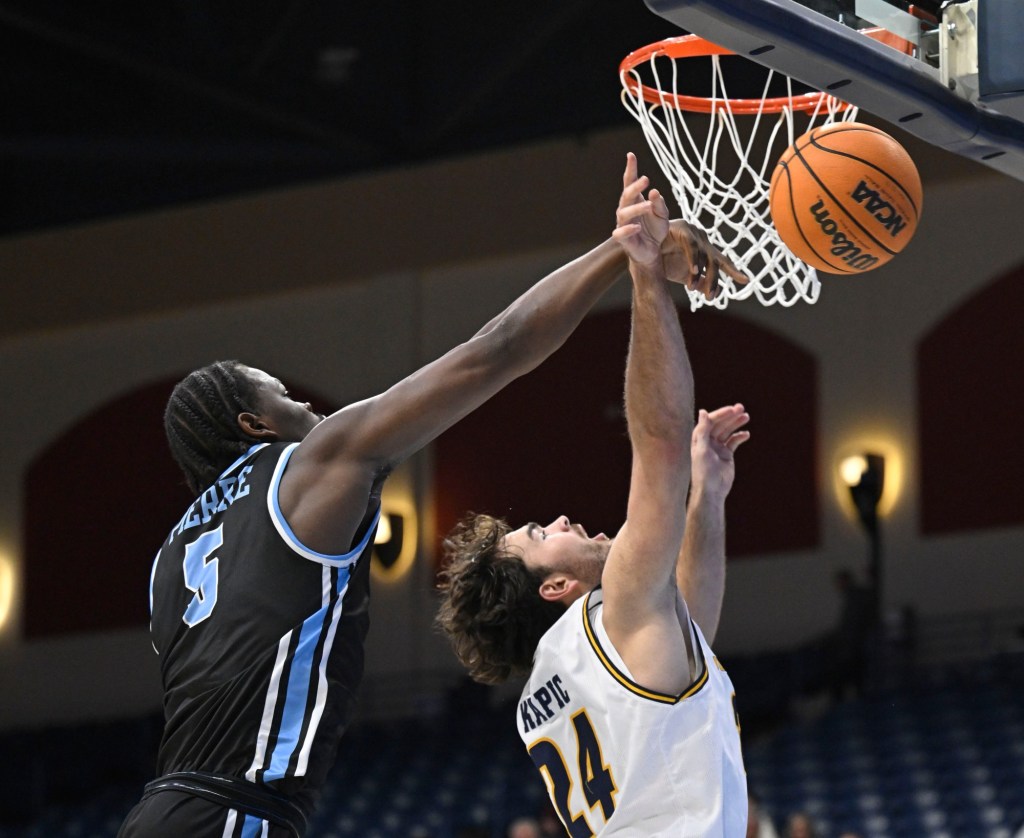 Tritons force turnovers, top Toreros – San Diego Union-Tribune