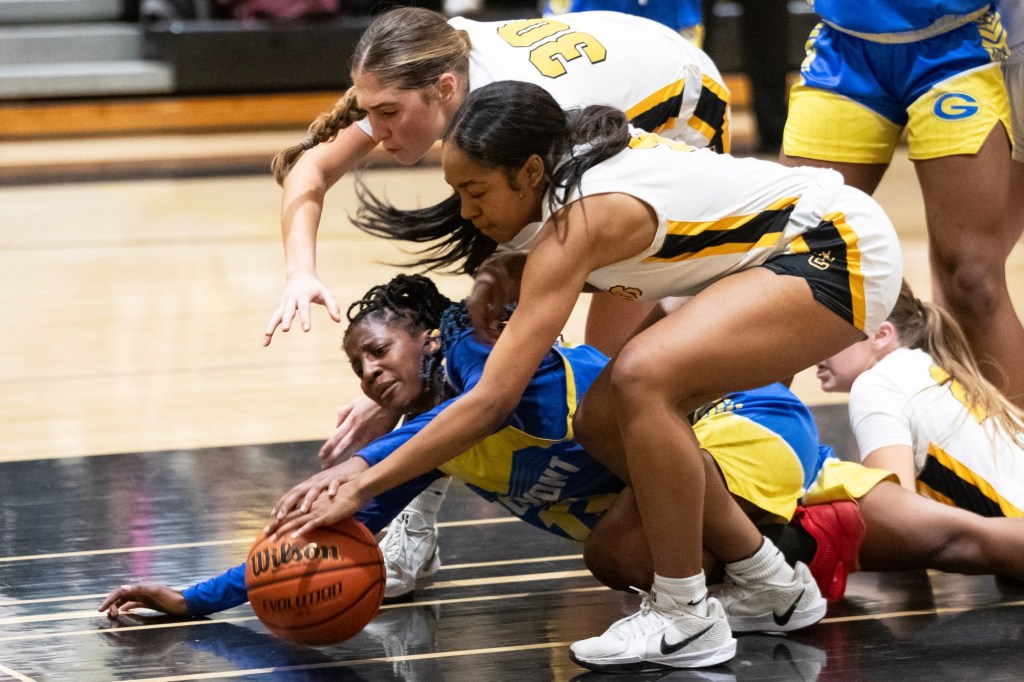 Grossmont, with ‘elite hearts,’ outlasts El Capitain in East County girls basketball classic – San Diego Union-Tribune