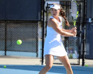 Now at UC San Diego and studying astrophysics, tennis standout Julia Haynes is reaching for the stars – San Diego Union-Tribune