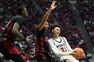 Sluggish San Diego State falls to UNLV at Viejas Arena, hurting Aztecs’ postseason resume – San Diego Union-Tribune