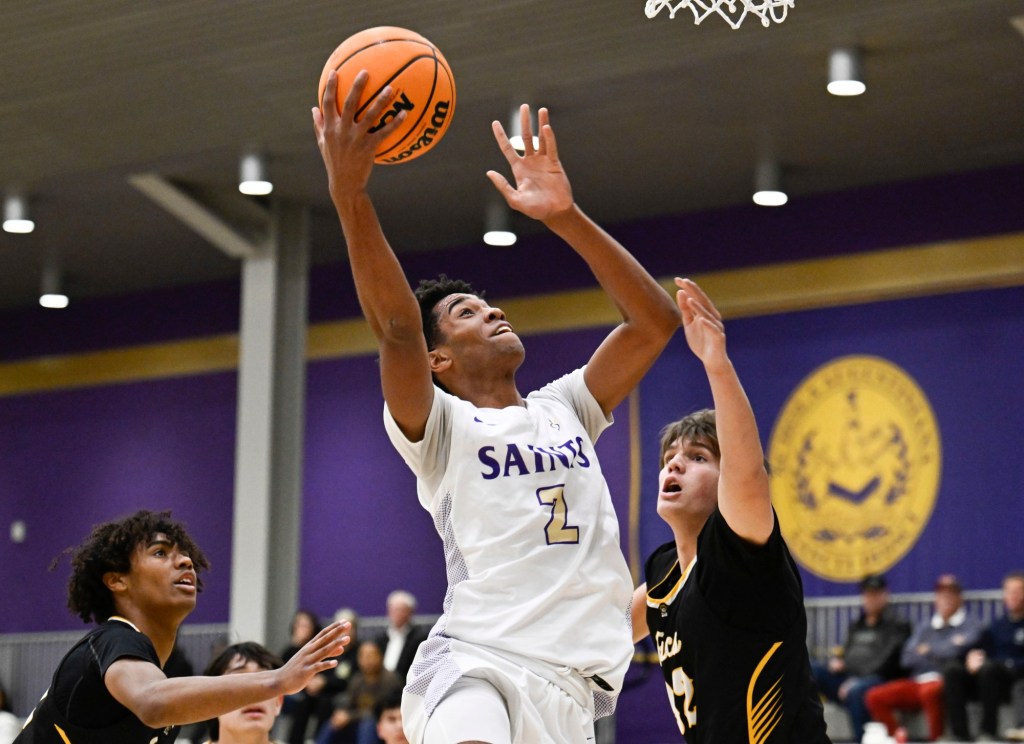 St. Augustine, still very much alive, outlasts Mission Bay in Western League basketball battle – San Diego Union-Tribune