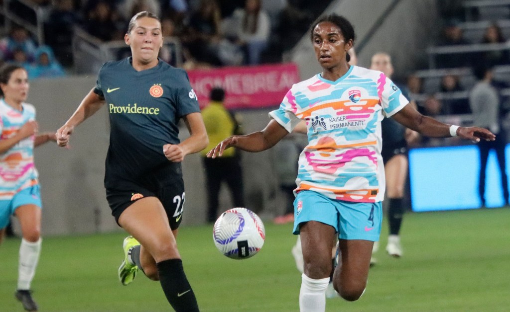 Wave agree in principle to trade star defender Naomi Girma to English team – San Diego Union-Tribune