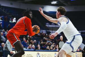 Wayne McKinney III’s coast-to-coast basket at the buzzer helps Aztecs topple Air Force – San Diego Union-Tribune